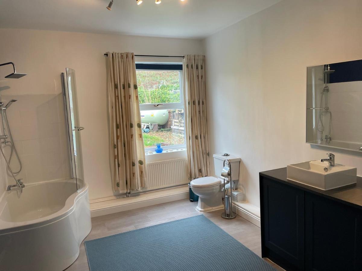 Spacious 3 Bedroom Garden Apartment In Snowdonia National Park Garndolbenmaen 外观 照片